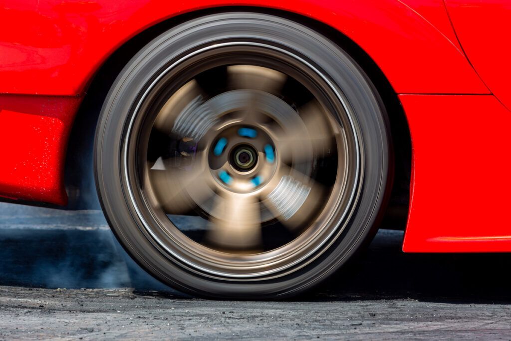 Spinning tire